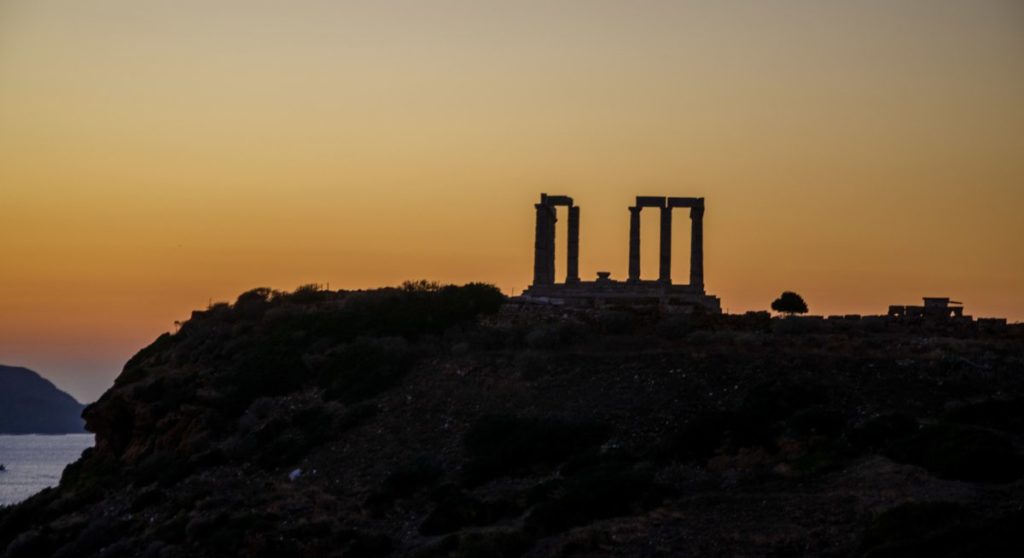 temple of poseidon at sunset