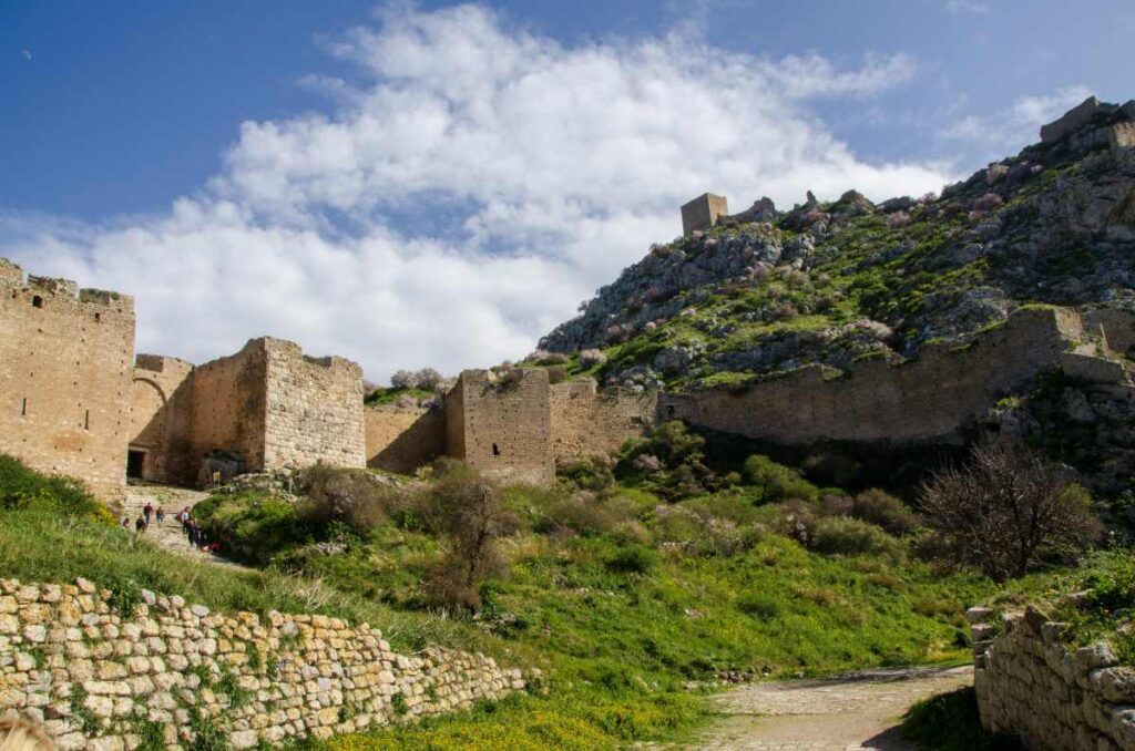 wide view of the main entrance and higher elevations of the acrocorinth